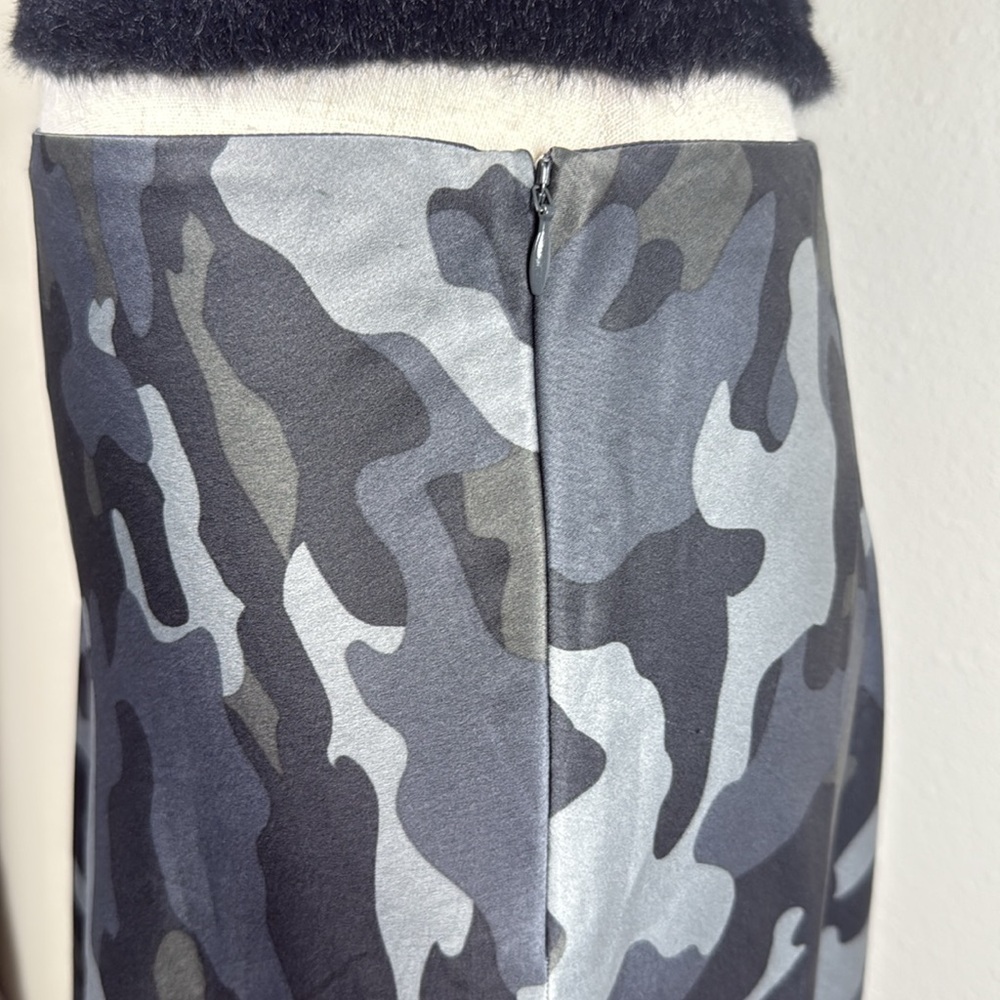 EXPRESS Satin Dark Camo Midi Skirt SM Flouncy Zip Gray Black Fall Neutral Read - Picture 12 of 15